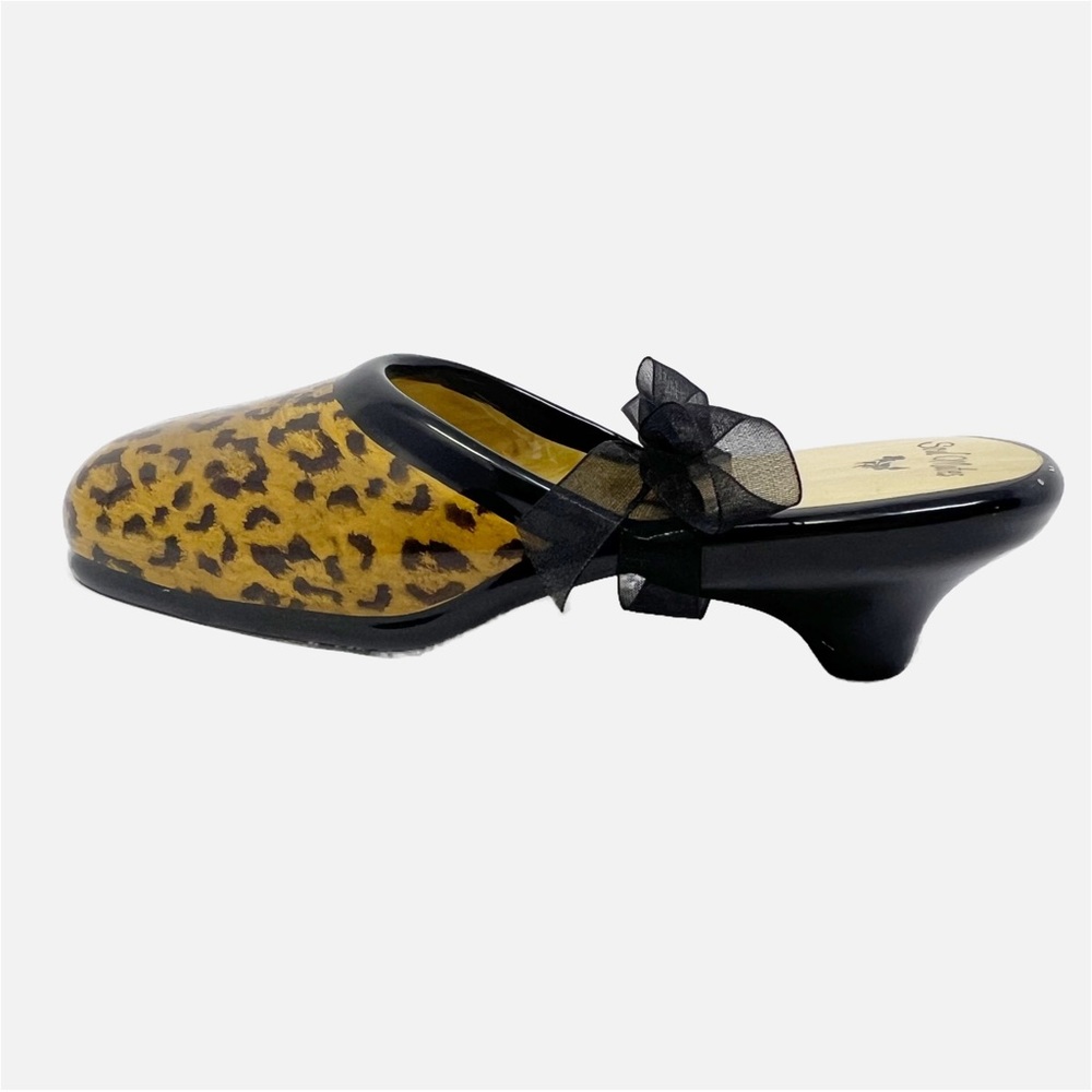 💋3/$20💋Soul Mates Ceramic Leopard Print Heel